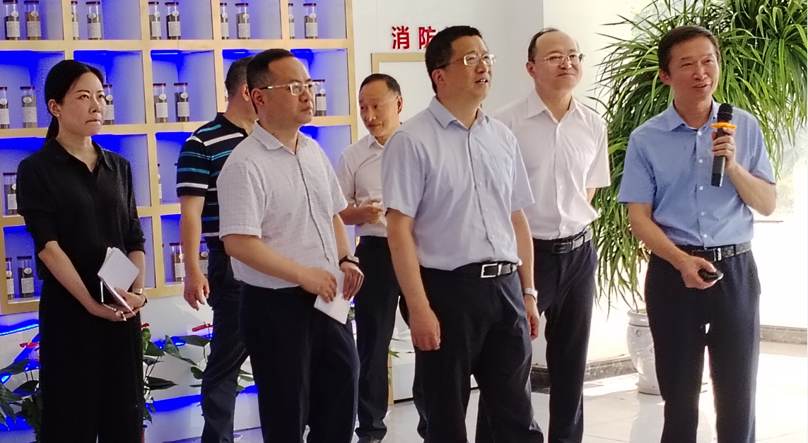 四川證監(jiān)局黨委書(shū)記、局長(zhǎng)唐理斌一行來(lái)公司調(diào)研